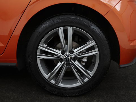 Volkswagen Polo 1.0 TSI R-Line | Stoelverwarming | Camera | Carplay | Climate control | Adaptive cruise | Full LED | Navigatie | Virtual Cockpit