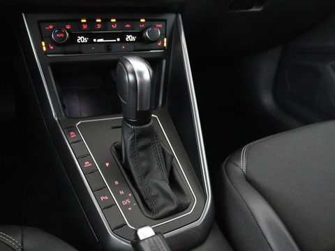 Volkswagen Polo 1.0 TSI R-Line | Stoelverwarming | Camera | Carplay | Climate control | Adaptive cruise | Full LED | Navigatie | Virtual Cockpit