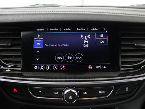 Opel Insignia 1.5 CDTI Business Elegance | Stoel & stuurverwarming | Trekhaak | Camera | Matrix LED | Carplay | Keyless | Navigatie