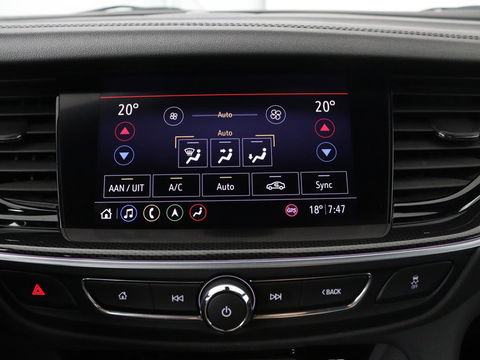 Opel Insignia 1.5 CDTI Business Elegance | Stoel & stuurverwarming | Trekhaak | Camera | Matrix LED | Carplay | Keyless | Navigatie