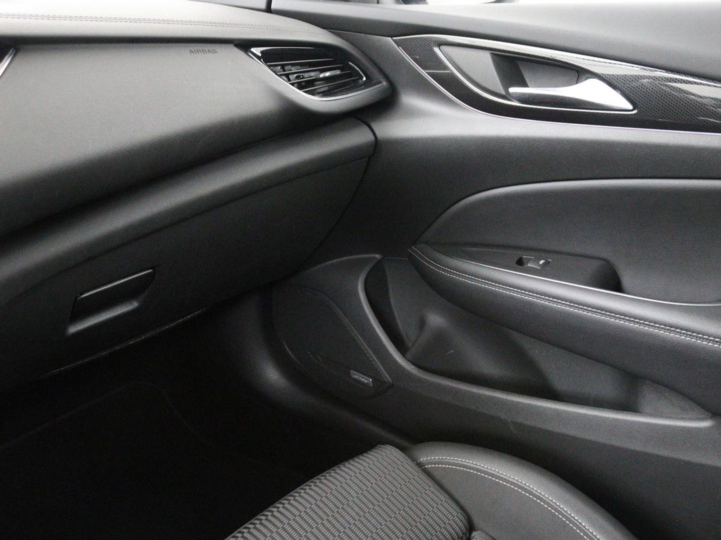 Opel Insignia 1.5 CDTI Business Elegance | Stoel & stuurverwarming | Trekhaak | Camera | Matrix LED | Carplay | Keyless | Navigatie