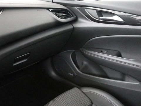 Opel Insignia 1.5 CDTI Business Elegance | Stoel & stuurverwarming | Trekhaak | Camera | Matrix LED | Carplay | Keyless | Navigatie