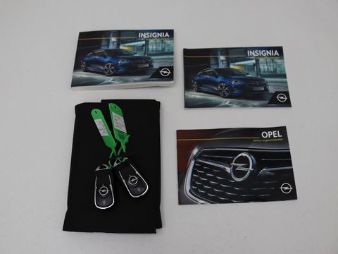 Opel Insignia 1.5 CDTI Business Elegance | Stoel & stuurverwarming | Trekhaak | Camera | Matrix LED | Carplay | Keyless | Navigatie