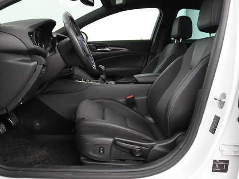 Opel Insignia 1.5 CDTI Business Elegance | Stoel & stuurverwarming | Trekhaak | Camera | Matrix LED | Carplay | Keyless | Navigatie