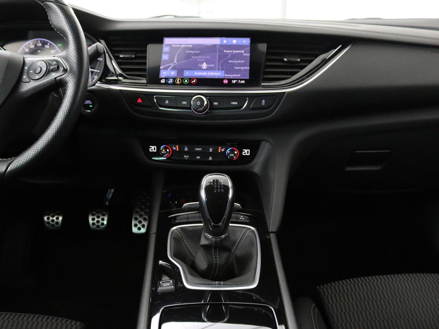 Opel Insignia 1.5 CDTI Business Elegance | Stoel & stuurverwarming | Trekhaak | Camera | Matrix LED | Carplay | Keyless | Navigatie