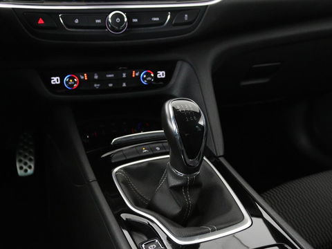 Opel Insignia 1.5 CDTI Business Elegance | Stoel & stuurverwarming | Trekhaak | Camera | Matrix LED | Carplay | Keyless | Navigatie