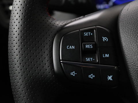 Ford Focus 1.0 EcoBosst Hybrid ST Line X | Stoel & stuurverwarming | Camera | Full LED | Carplay | Keyless | Climate control | Cruise control