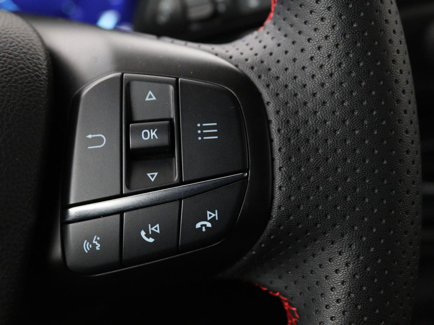 Ford Focus 1.0 EcoBosst Hybrid ST Line X | Stoel & stuurverwarming | Camera | Full LED | Carplay | Keyless | Climate control | Cruise control