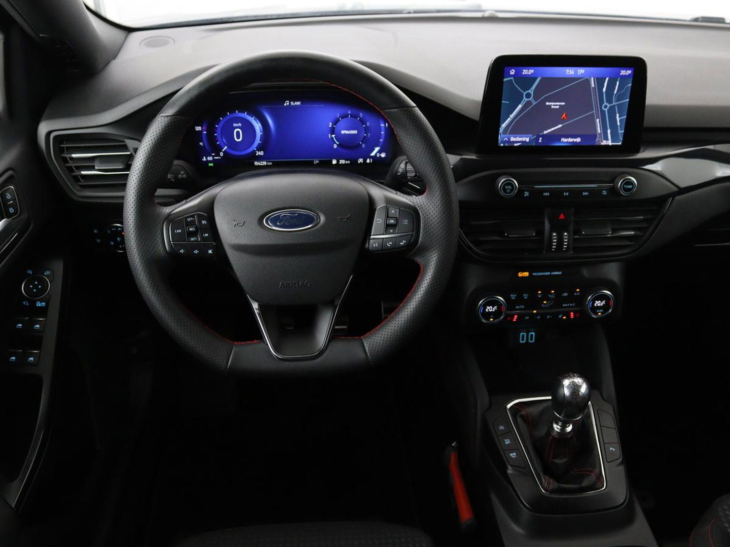Ford Focus 1.0 EcoBosst Hybrid ST Line X | Stoel & stuurverwarming | Camera | Full LED | Carplay | Keyless | Climate control | Cruise control