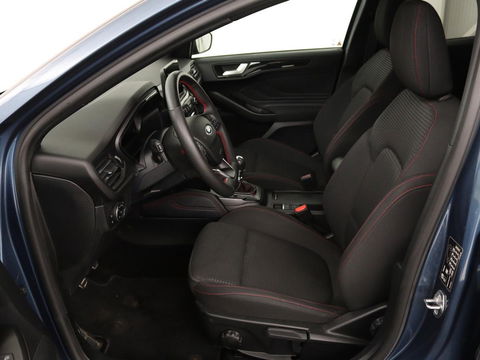 Ford Focus 1.0 EcoBosst Hybrid ST Line X | Stoel & stuurverwarming | Camera | Full LED | Carplay | Keyless | Climate control | Cruise control