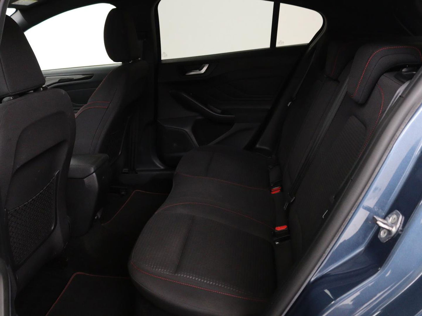 Ford Focus 1.0 EcoBosst Hybrid ST Line X | Stoel & stuurverwarming | Camera | Full LED | Carplay | Keyless | Climate control | Cruise control