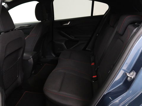 Ford Focus 1.0 EcoBosst Hybrid ST Line X | Stoel & stuurverwarming | Camera | Full LED | Carplay | Keyless | Climate control | Cruise control