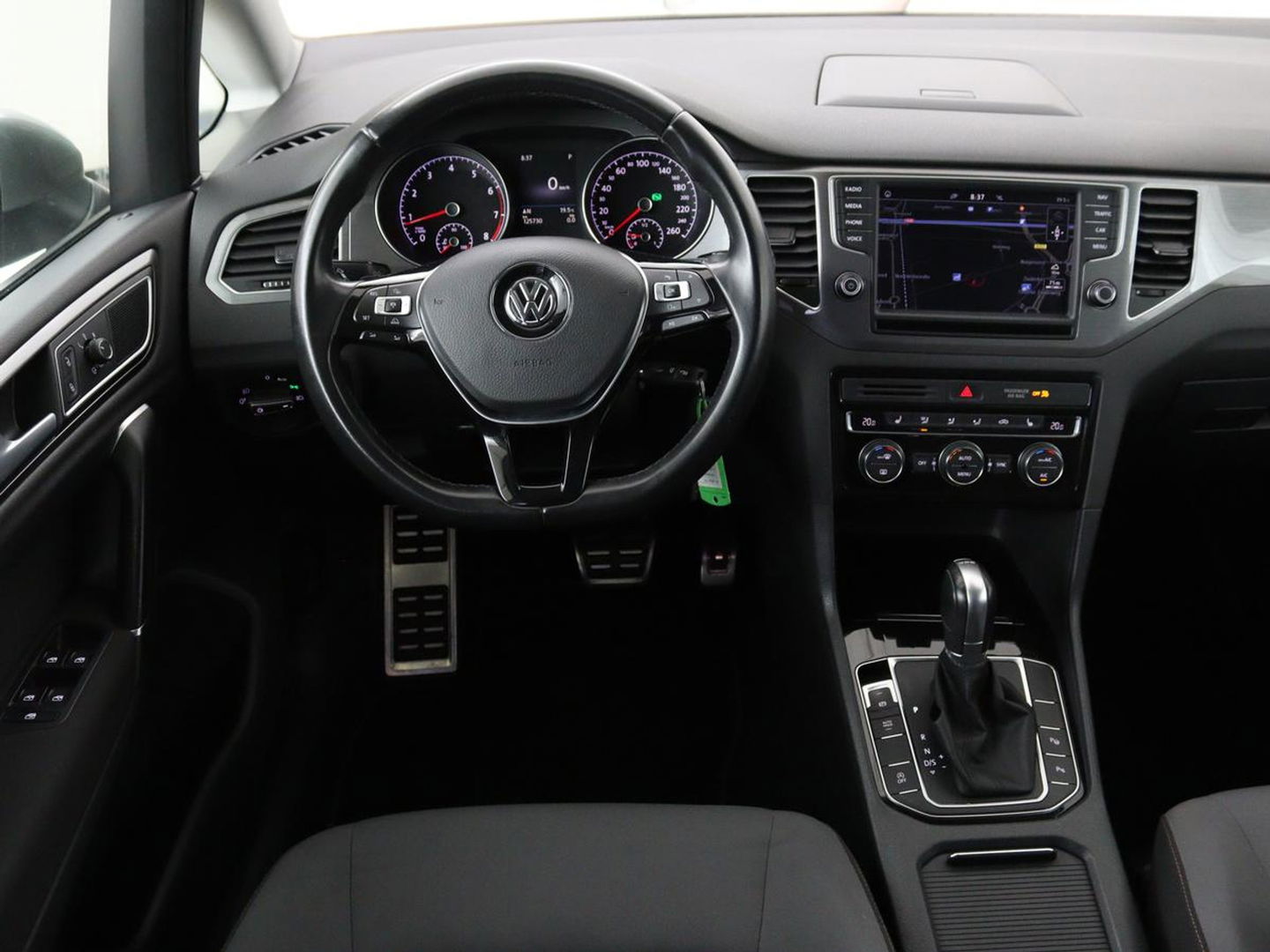 Volkswagen Golf Sportsvan 1.4 TSI Allstar | Automaat | Adaptive cruise | Stoelverwarming | Park Assist | Carplay | Navigatie | Climate control | Bluetooth