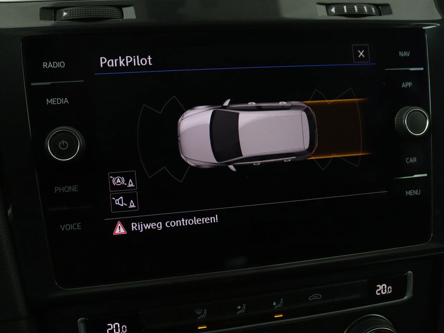 Volkswagen Golf 1.5 TSI Comfortline | Trekhaak | Carplay | Adaptive cruise | Navigatie | Parkeerhulp | Climate control | Bluetooth | Getint glas