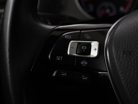 Volkswagen Golf 1.5 TSI Comfortline | Trekhaak | Carplay | Adaptive cruise | Navigatie | Parkeerhulp | Climate control | Bluetooth | Getint glas