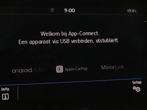 Volkswagen Golf 1.5 TSI Comfortline | Trekhaak | Carplay | Adaptive cruise | Navigatie | Parkeerhulp | Climate control | Bluetooth | Getint glas