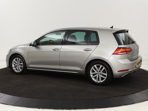 Volkswagen Golf 1.5 TSI Comfortline | Trekhaak | Carplay | Adaptive cruise | Navigatie | Parkeerhulp | Climate control | Bluetooth | Getint glas
