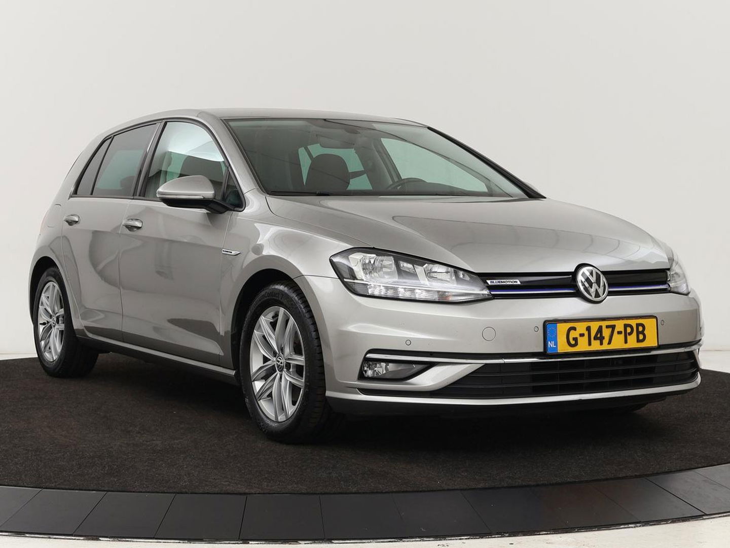 Volkswagen Golf 1.5 TSI Comfortline | Trekhaak | Carplay | Adaptive cruise | Navigatie | Parkeerhulp | Climate control | Bluetooth | Getint glas