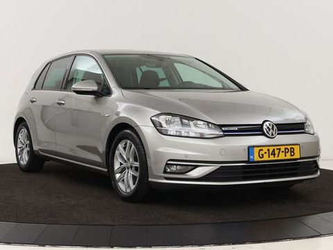 Volkswagen Golf 1.5 TSI Comfortline | Trekhaak | Carplay | Adaptive cruise | Navigatie | Parkeerhulp | Climate control | Bluetooth | Getint glas