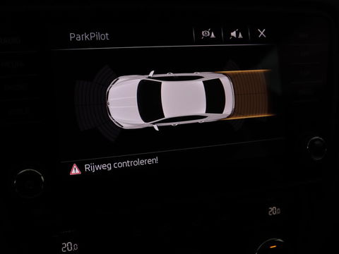 Škoda Octavia 1.0 TSI Ambition | Carplay | Navigatie | Climate control | Parkeerhulp | Cruise control | LED