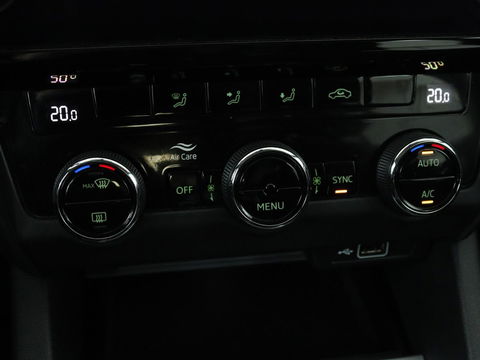 Škoda Octavia 1.0 TSI Ambition | Carplay | Navigatie | Climate control | Parkeerhulp | Cruise control | LED