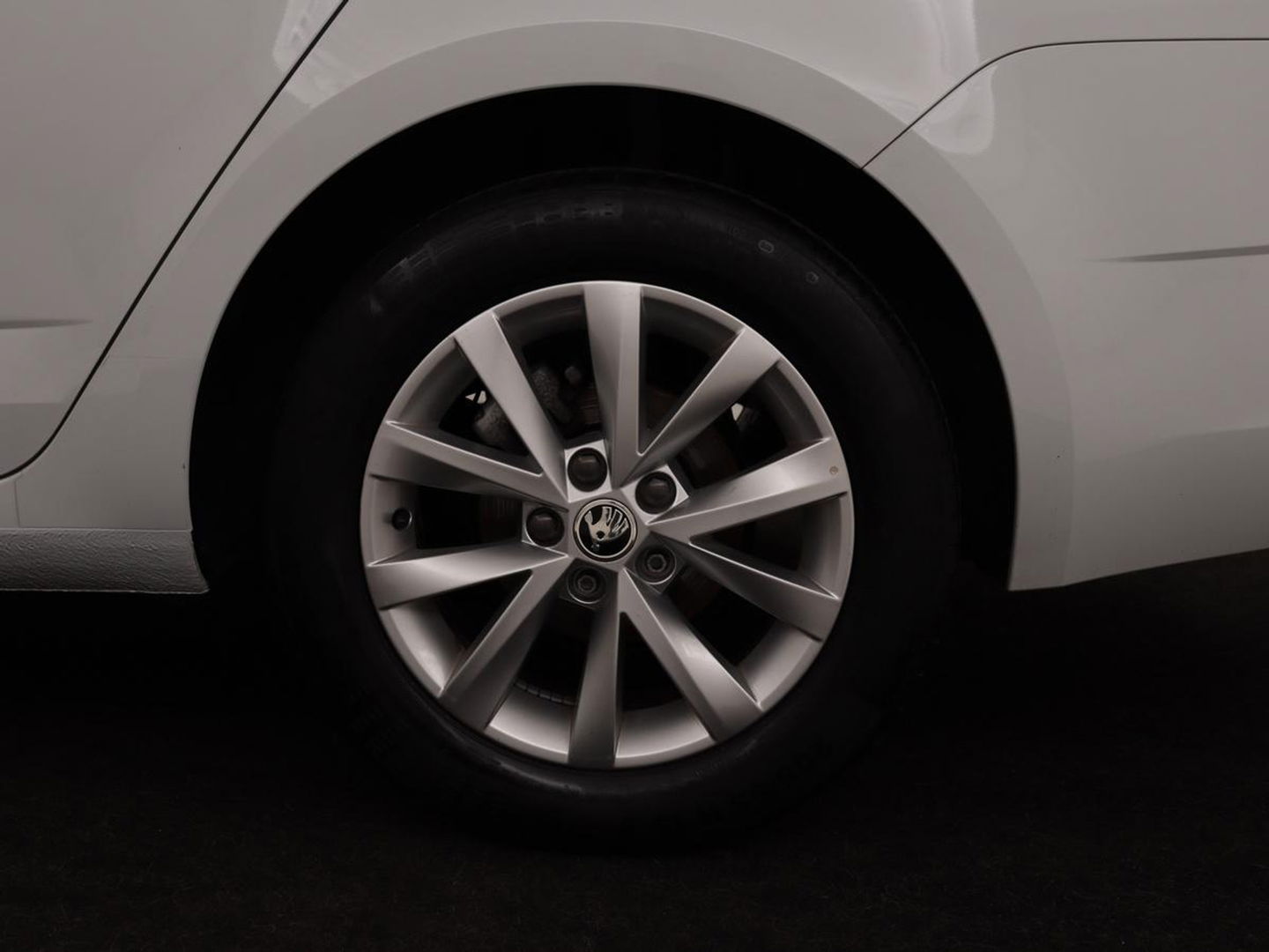 Škoda Octavia 1.0 TSI Ambition | Carplay | Navigatie | Climate control | Parkeerhulp | Cruise control | LED