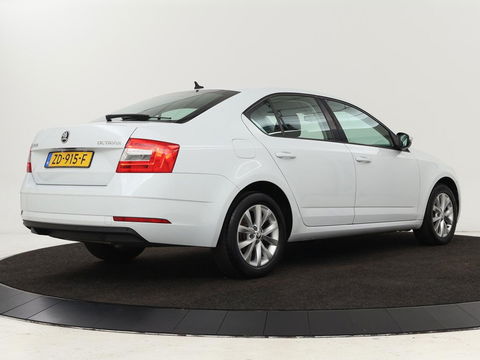 Škoda Octavia 1.0 TSI Ambition | Carplay | Navigatie | Climate control | Parkeerhulp | Cruise control | LED