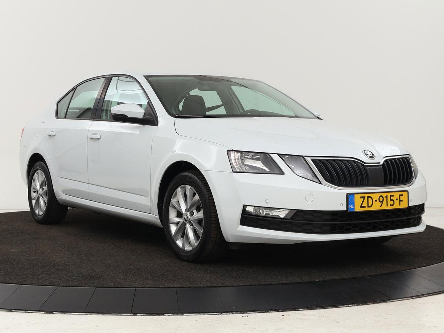 Škoda Octavia 1.0 TSI Ambition | Carplay | Navigatie | Climate control | Parkeerhulp | Cruise control | LED