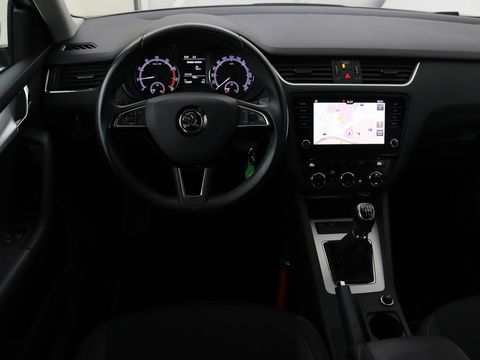 Škoda Octavia 1.0 TSI Ambition | Carplay | Navigatie | Climate control | Parkeerhulp | Cruise control | LED