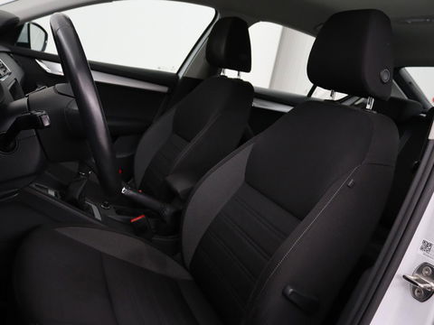 Škoda Octavia 1.0 TSI Ambition | Carplay | Navigatie | Climate control | Parkeerhulp | Cruise control | LED