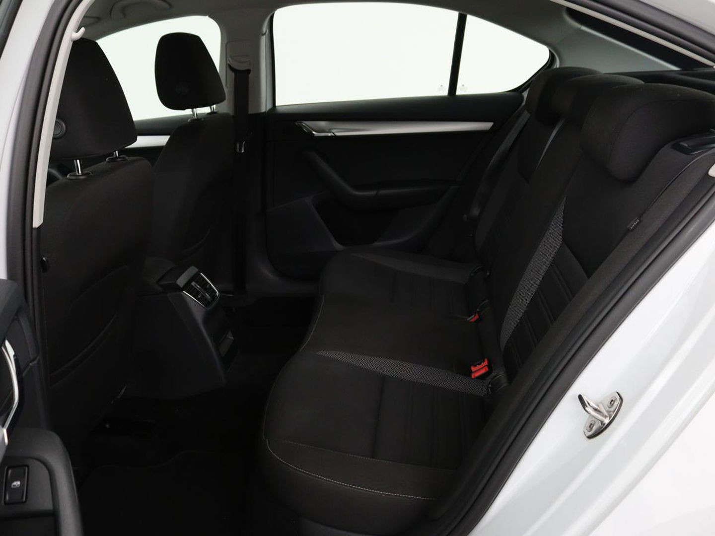 Škoda Octavia 1.0 TSI Ambition | Carplay | Navigatie | Climate control | Parkeerhulp | Cruise control | LED