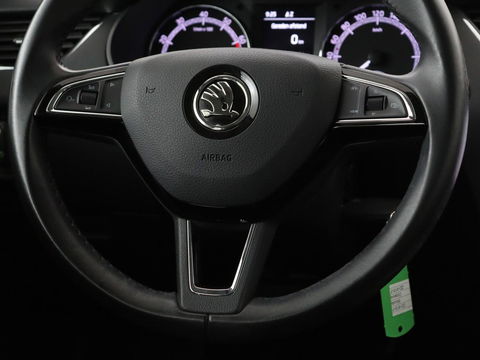Škoda Octavia 1.0 TSI Ambition | Carplay | Navigatie | Climate control | Parkeerhulp | Cruise control | LED