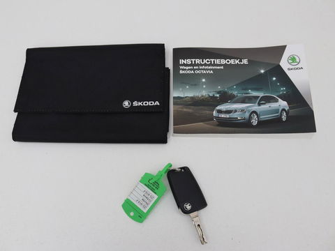 Škoda Octavia 1.0 TSI Ambition | Carplay | Navigatie | Climate control | Parkeerhulp | Cruise control | LED