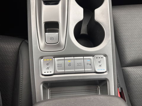 Hyundai KONA EV Premium 64 kWh [ 3-Fase ] (INCL-BTW) *HEAT-PUMP | FULL-LEATHER | HEAD-UP | FULL-LED | NAVI-FULLMAP | DAB | ADAPTIVE-CRUISE | KRELL-AUDIO | KEYLESS | CAMERA | BLIND-SPOT | LANE-ASSIST | DIGI-COCKPIT | TOWBAR | 18"ALU*