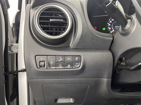 Hyundai KONA EV Premium 64 kWh [ 3-Fase ] (INCL-BTW) *HEAT-PUMP | FULL-LEATHER | HEAD-UP | FULL-LED | NAVI-FULLMAP | DAB | ADAPTIVE-CRUISE | KRELL-AUDIO | KEYLESS | CAMERA | BLIND-SPOT | LANE-ASSIST | DIGI-COCKPIT | TOWBAR | 18"ALU*
