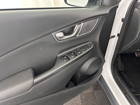 Hyundai KONA EV Premium 64 kWh [ 3-Fase ] (INCL-BTW) *HEAT-PUMP | FULL-LEATHER | HEAD-UP | FULL-LED | NAVI-FULLMAP | DAB | ADAPTIVE-CRUISE | KRELL-AUDIO | KEYLESS | CAMERA | BLIND-SPOT | LANE-ASSIST | DIGI-COCKPIT | TOWBAR | 18"ALU*