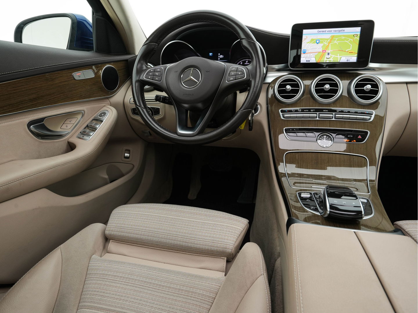 Mercedes-Benz C-Klasse 180 Ambition Aut. *PANO | FULL-LED | 1/2-LEATHER | SPORT-SEATS | NAVI-FULLMAP | HEATED-SEATS | ECC | PDC | CRUISE | 17''ALU*