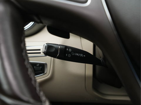 Mercedes-Benz C-Klasse 180 Ambition Aut. *PANO | FULL-LED | 1/2-LEATHER | SPORT-SEATS | NAVI-FULLMAP | HEATED-SEATS | ECC | PDC | CRUISE | 17''ALU*