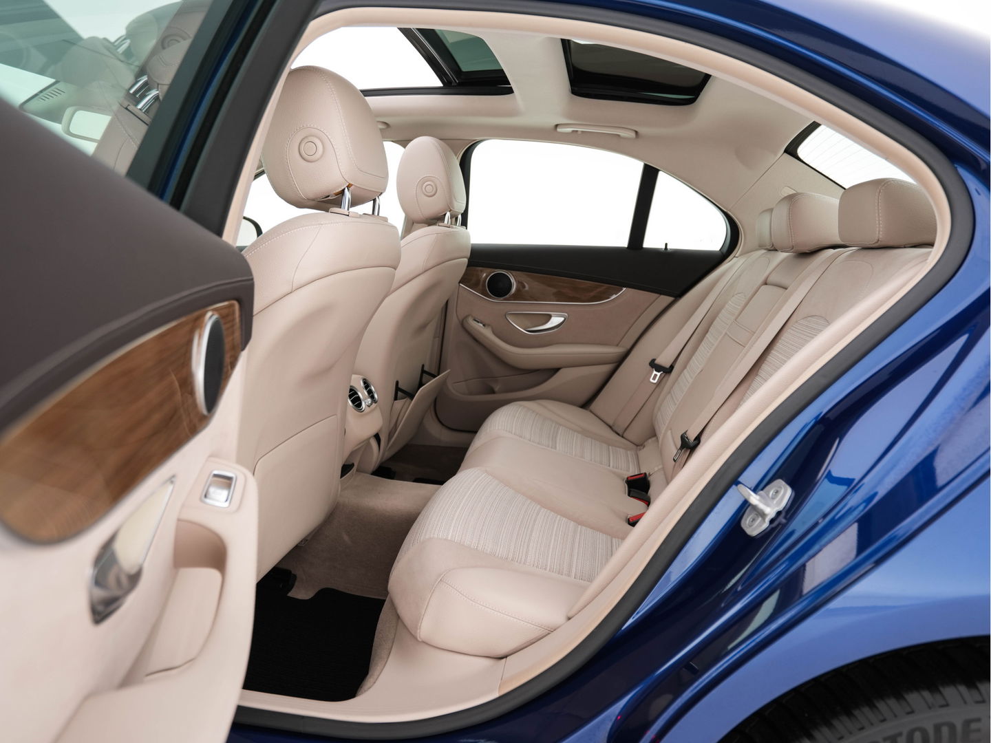 Mercedes-Benz C-Klasse 180 Ambition Aut. *PANO | FULL-LED | 1/2-LEATHER | SPORT-SEATS | NAVI-FULLMAP | HEATED-SEATS | ECC | PDC | CRUISE | 17''ALU*
