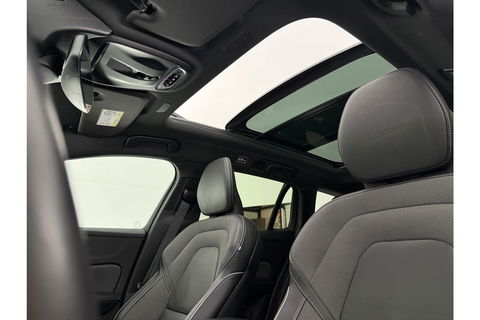 Volvo V60 2.0 T8 Twin Engine AWD R-Design 392PK Pano LED Virtual Trekhaak Memory Carplay Head-up Display Clima Cruise Navi PDC 19''LMV