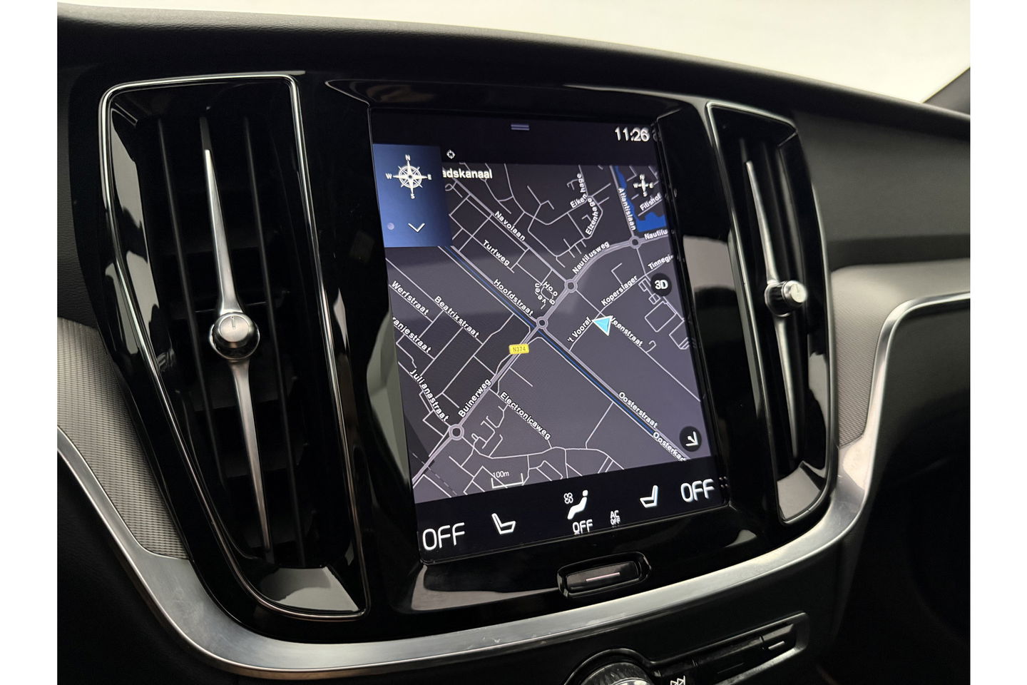 Volvo V60 2.0 T8 Twin Engine AWD R-Design 392PK Pano LED Virtual Trekhaak Memory Carplay Head-up Display Clima Cruise Navi PDC 19''LMV