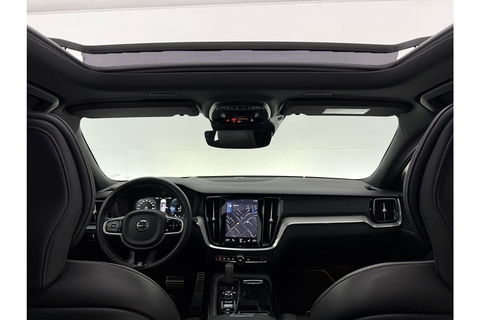 Volvo V60 2.0 T8 Twin Engine AWD R-Design 392PK Pano LED Virtual Trekhaak Memory Carplay Head-up Display Clima Cruise Navi PDC 19''LMV