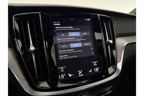 Volvo V60 2.0 T8 Twin Engine AWD R-Design 392PK Pano LED Virtual Trekhaak Memory Carplay Head-up Display Clima Cruise Navi PDC 19''LMV