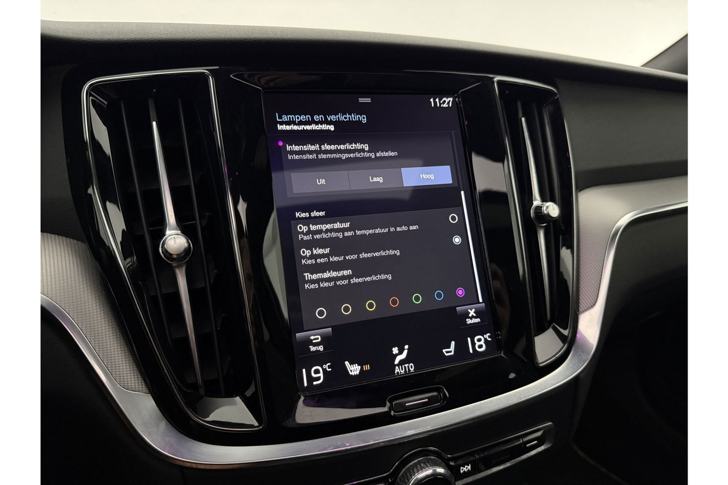 Volvo V60 2.0 T8 Twin Engine AWD R-Design 392PK Pano LED Virtual Trekhaak Memory Carplay Head-up Display Clima Cruise Navi PDC 19''LMV