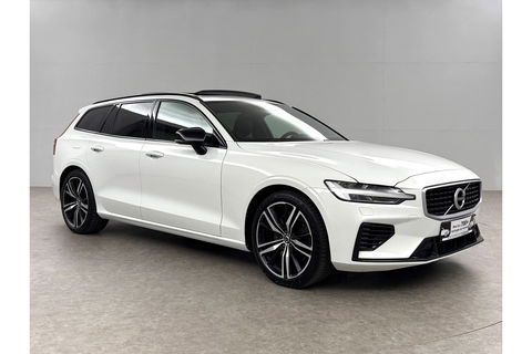 Volvo V60 2.0 T8 Twin Engine AWD R-Design 392PK Pano LED Virtual Trekhaak Memory Carplay Head-up Display Clima Cruise Navi PDC 19''LMV