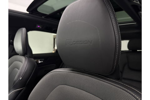 Volvo V60 2.0 T8 Twin Engine AWD R-Design 392PK Pano LED Virtual Trekhaak Memory Carplay Head-up Display Clima Cruise Navi PDC 19''LMV