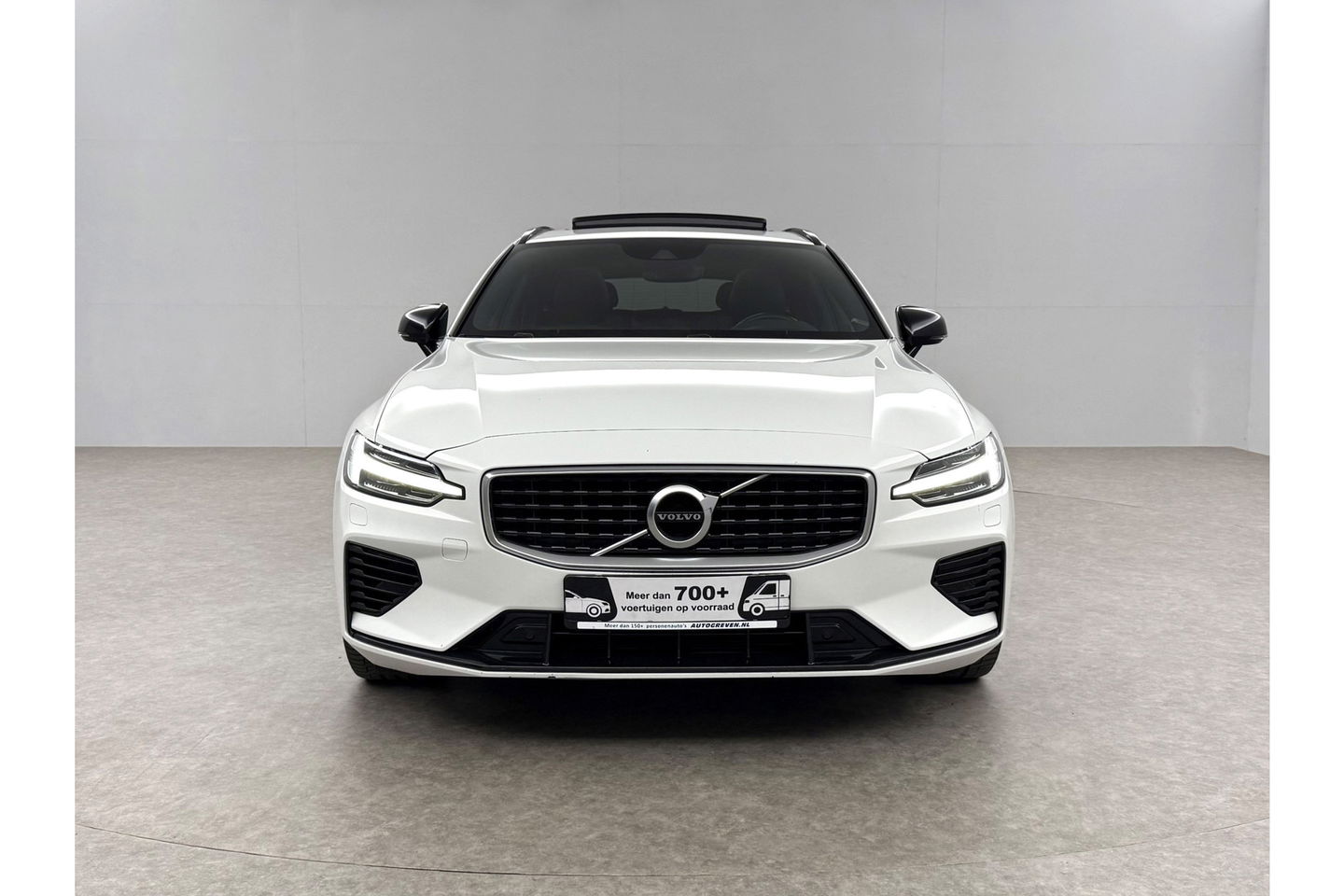 Volvo V60 2.0 T8 Twin Engine AWD R-Design 392PK Pano LED Virtual Trekhaak Memory Carplay Head-up Display Clima Cruise Navi PDC 19''LMV
