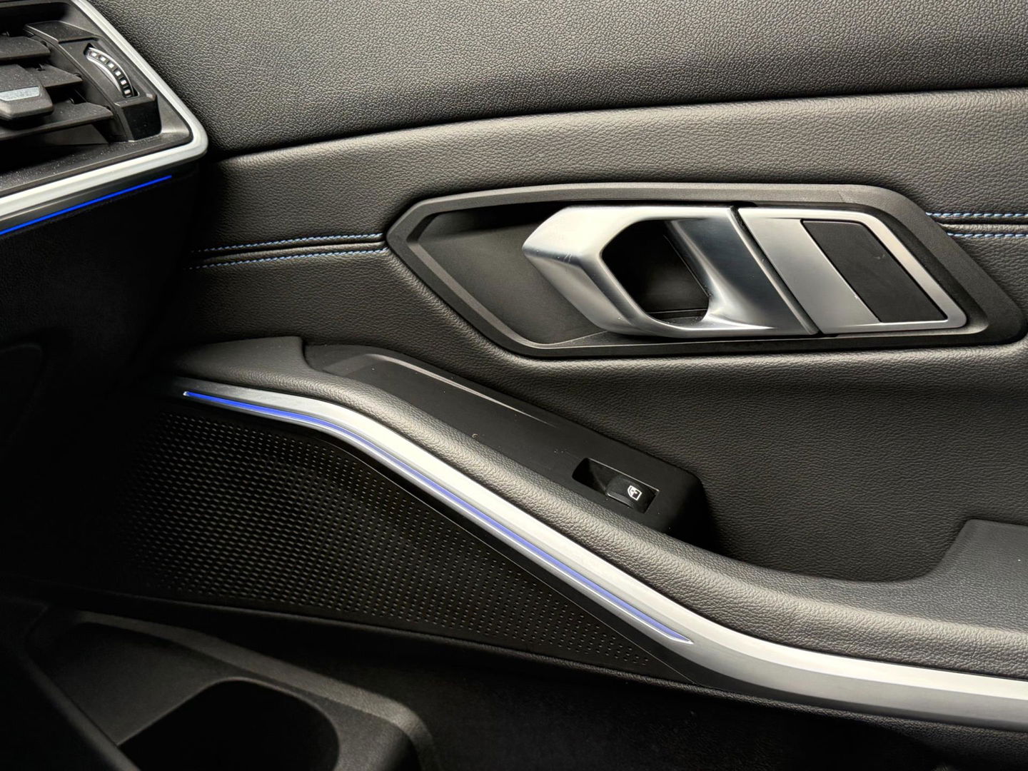 BMW 3-serie 330i Executive M-pakket|Pano|258 pk|HUD