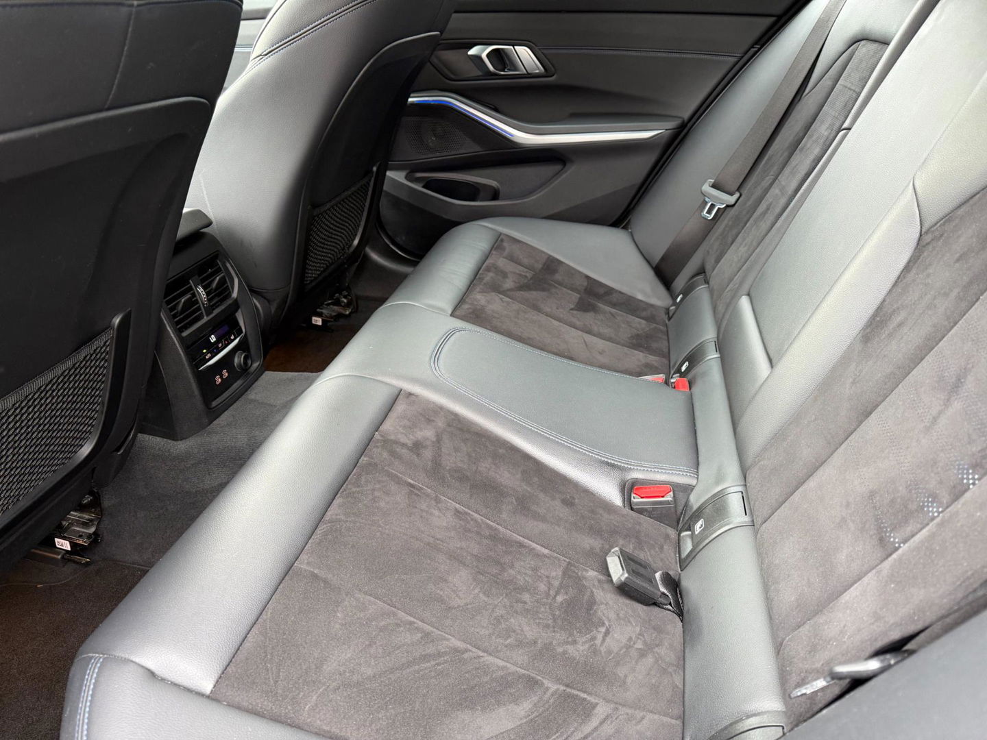 BMW 3-serie 330i Executive M-pakket|Pano|258 pk|HUD