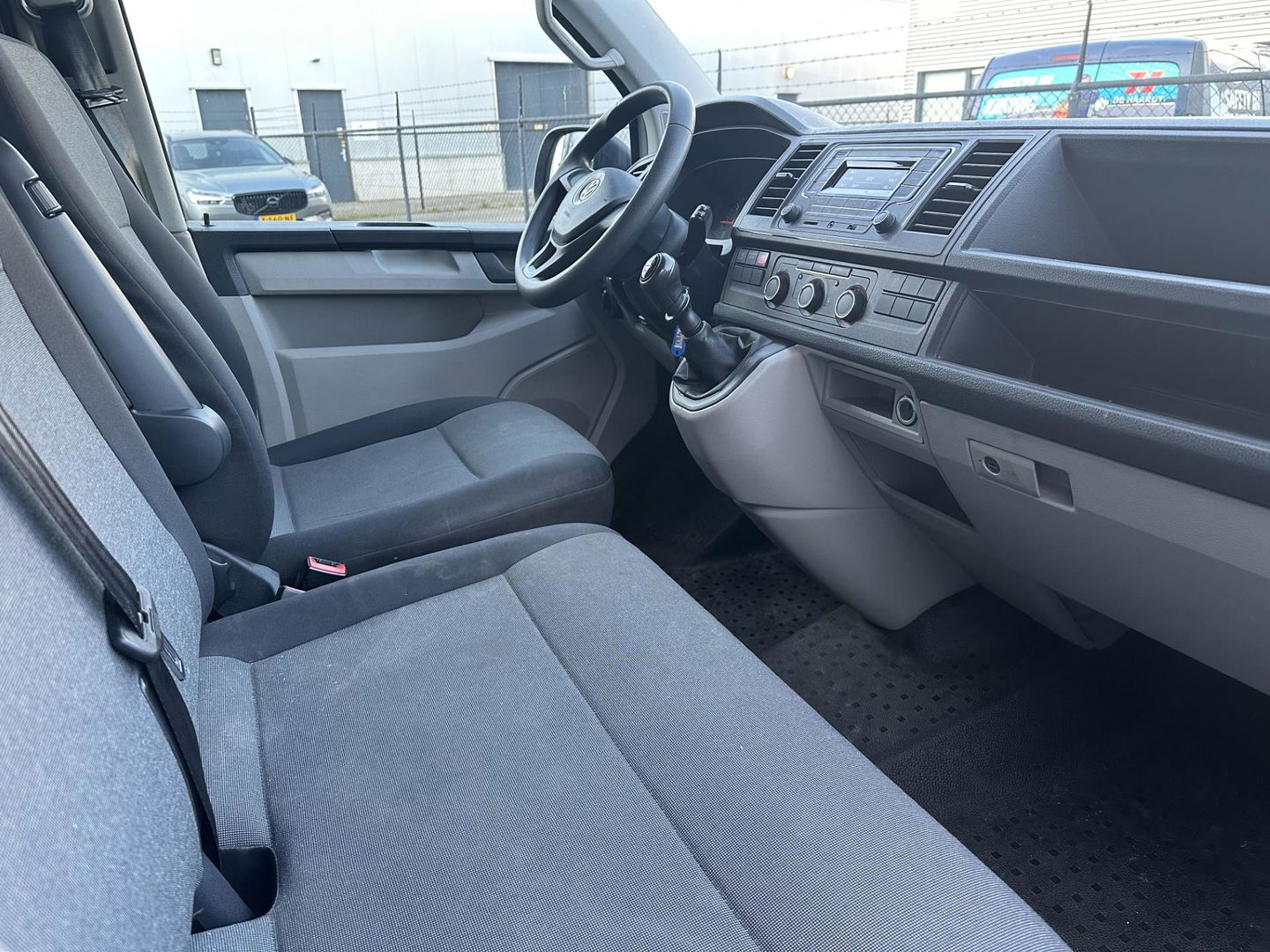 Volkswagen Transporter 2.0 TDI L2H1 Comfortline